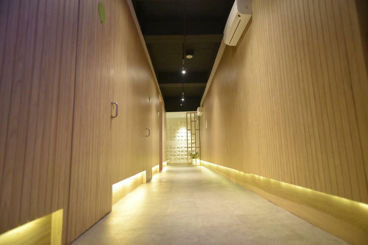 Whiz Capsule Hotel Thamrin Cakarta Dış mekan fotoğraf